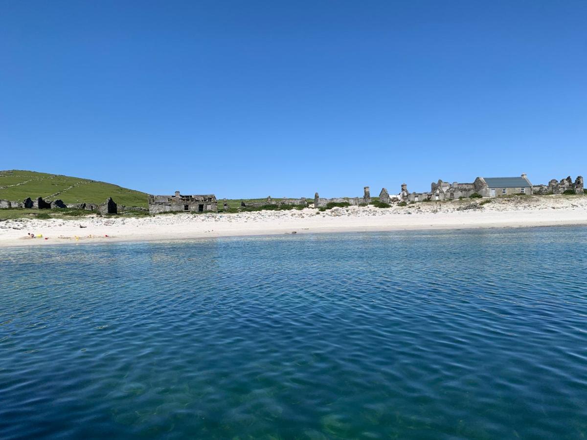 Seascape On The Edge Of Town: 4 Beds All Ensuite. Belmullet Exterior foto