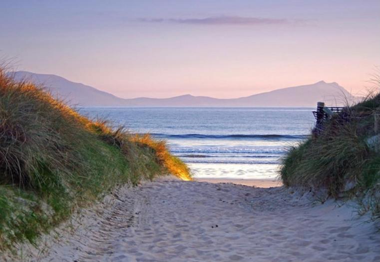 Seascape On The Edge Of Town: 4 Beds All Ensuite. Belmullet Exterior foto
